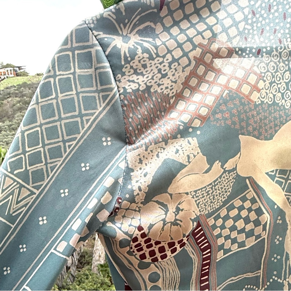 Vintage retro - Geometric Patterned Button-Up Shirt - Picture 9 of 16